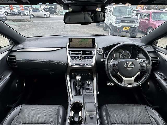 TOYOTA LEXUS NX300 2017 Image 31