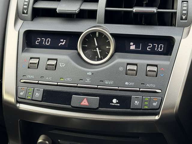 TOYOTA LEXUS NX300 2017 Image 31