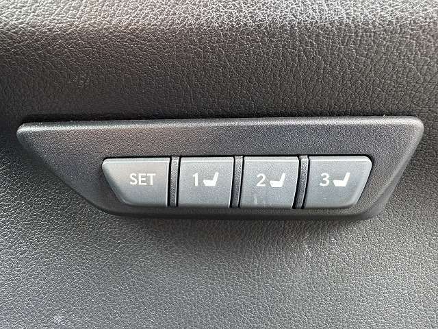 TOYOTA LEXUS NX300 2017 Image 31