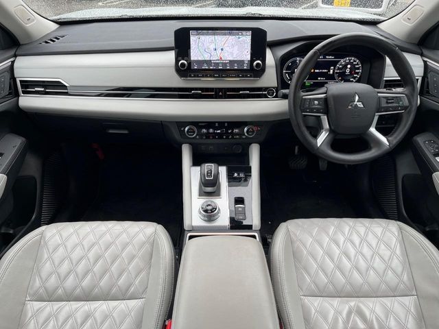MITSUBISHI OUTLANDER PHEV 2022 Image 31