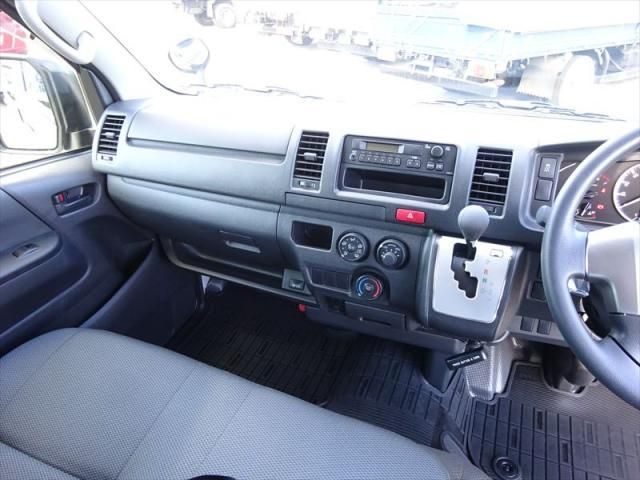 TOYOTA HIACE 2025 Image 31