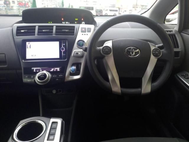 TOYOTA PRIUS ALPHA 2014 Image 31