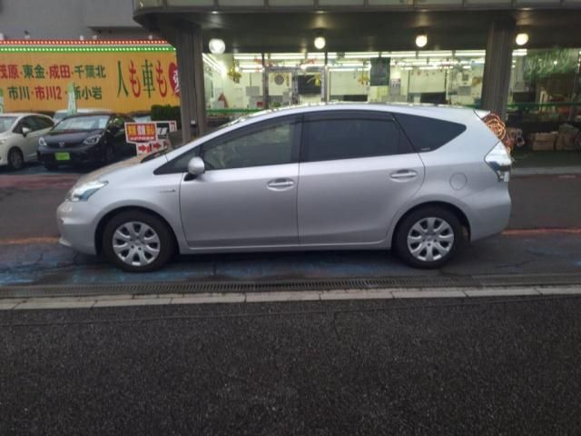 TOYOTA PRIUS ALPHA 2014 Image 31
