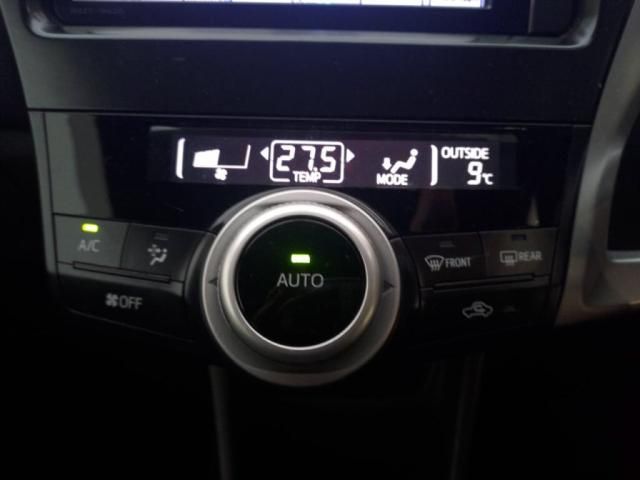 TOYOTA PRIUS ALPHA 2014 Image 31