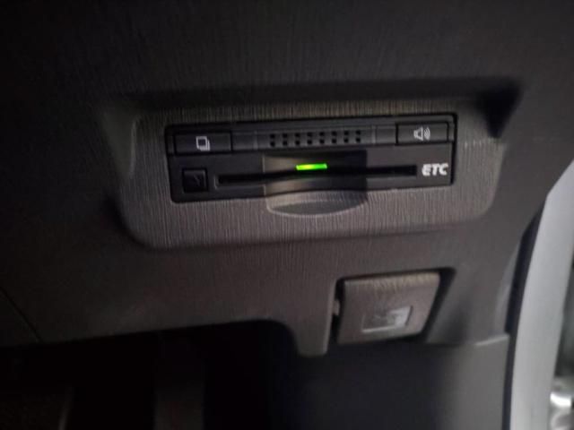 TOYOTA PRIUS ALPHA 2014 Image 31