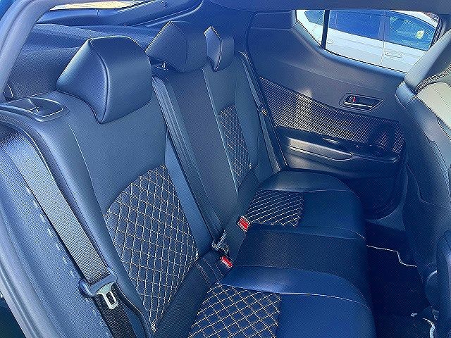 TOYOTA C-HR 2019 Image 31