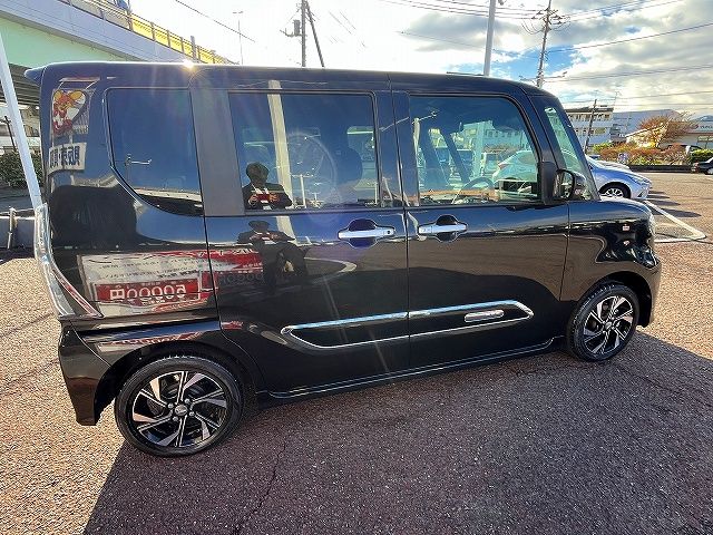 DAIHATSU TANTO CUSTOM 2021 Image 31