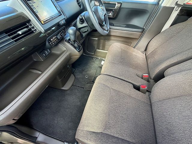 HONDA N BOX 2021 Image 31