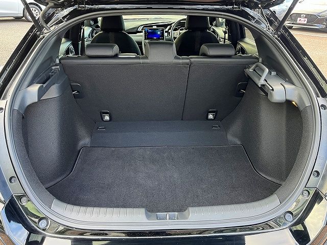 HONDA CIVIC HATCHBACK 2018 Image 31