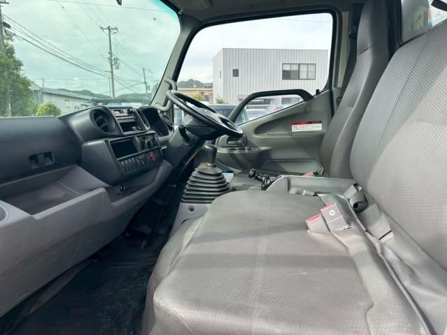 HINO DUTRO 2013 Image 31