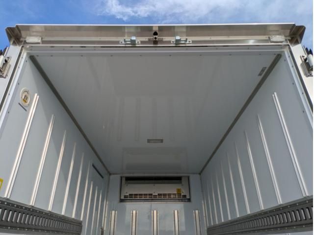 MITSUBISHI CANTER 2025 Image 31