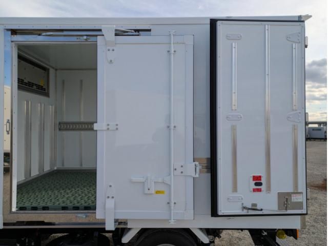 MITSUBISHI CANTER 2025 Image 31