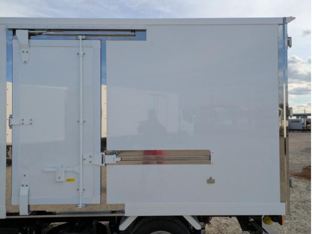 MITSUBISHI CANTER 2025 Image 31