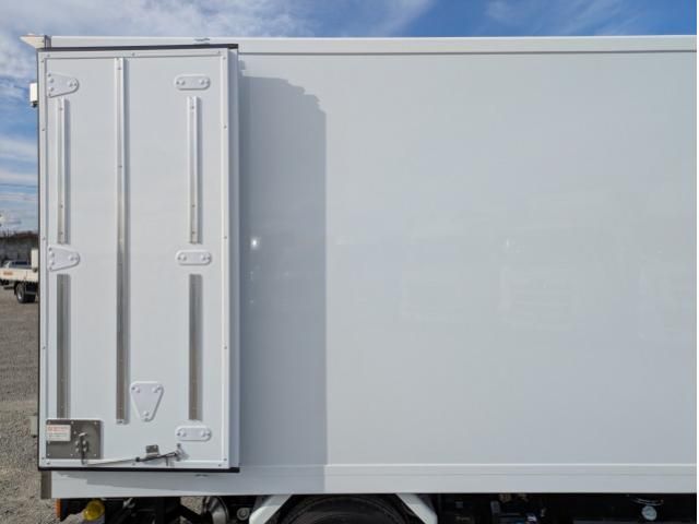 MITSUBISHI CANTER 2025 Image 31