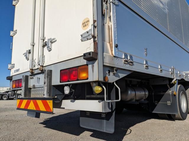 NISSAN DIESEL QUON 2014 Image 31