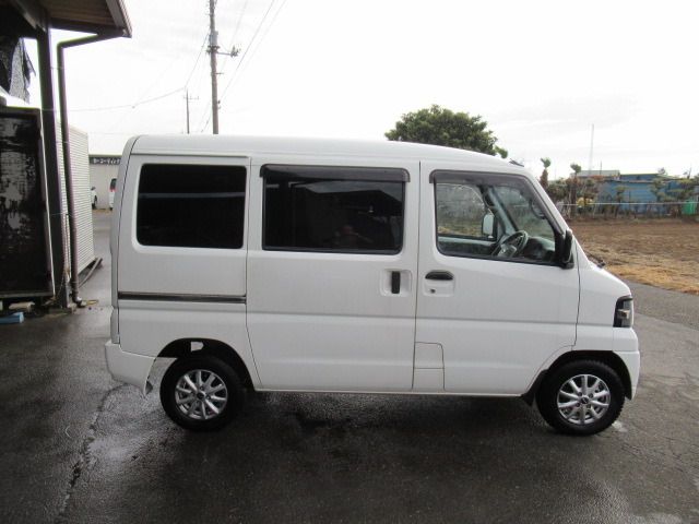 NISSAN CLIPPER VAN 2011 Image 31