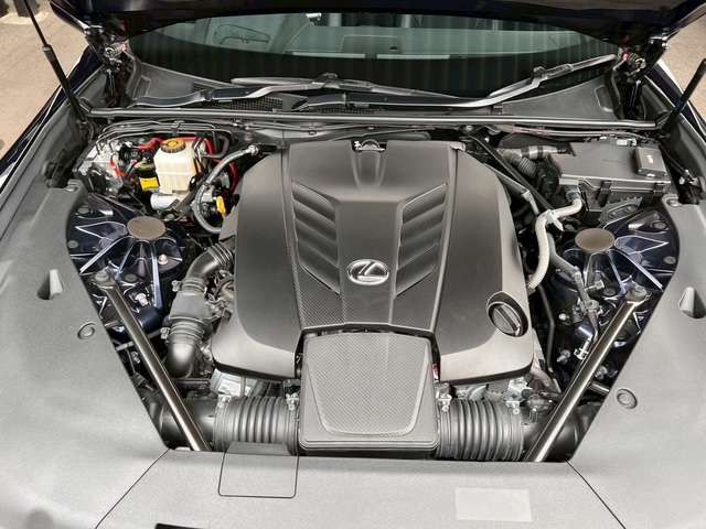 TOYOTA LEXUS LC500 2018 Image 31