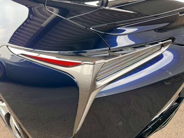 TOYOTA LEXUS LC500 2018 Image 31