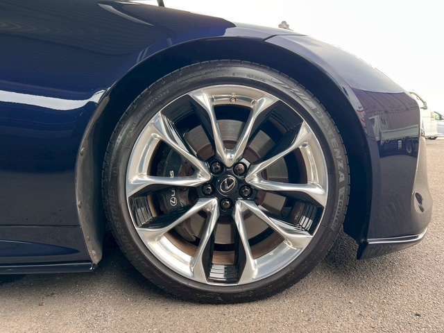 TOYOTA LEXUS LC500 2018 Image 31