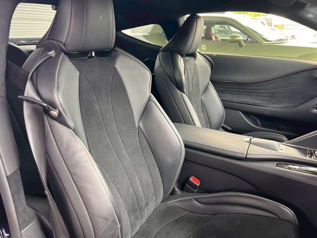 TOYOTA LEXUS LC500 2018 Image 31