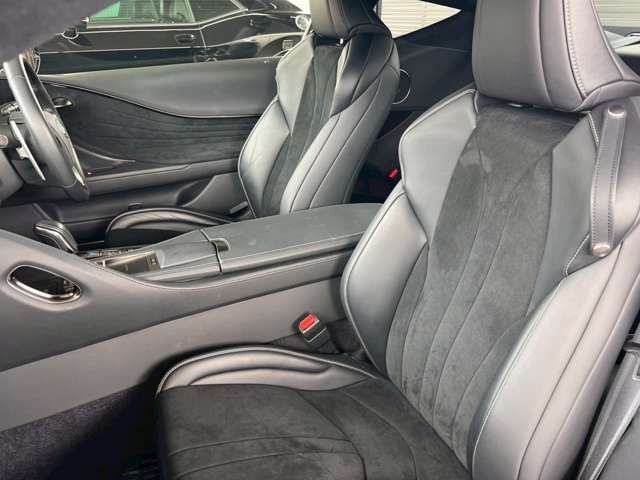 TOYOTA LEXUS LC500 2018 Image 31