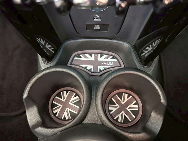 BMW MINI COOPER S 5DOOR 2023 Image 31