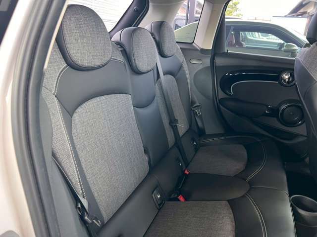 BMW MINI COOPER S 5DOOR 2023 Image 31