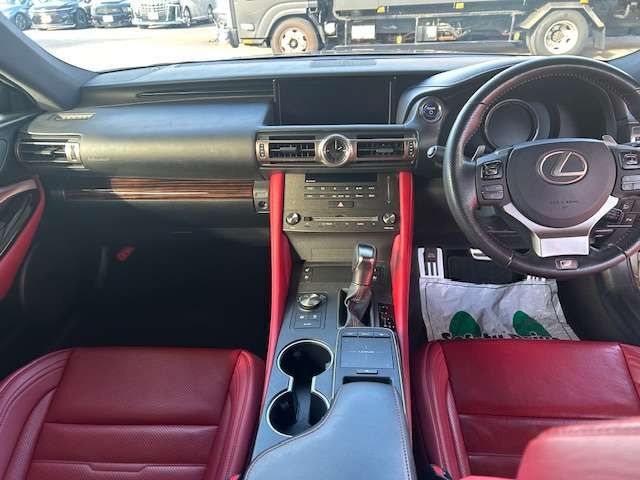 TOYOTA LEXUS RC300H 2019 Image 31