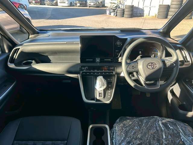 TOYOTA VOXY HYBRID 2025 Image 31