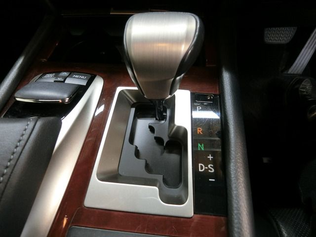 TOYOTA LEXUS LS600H 2012 Image 31