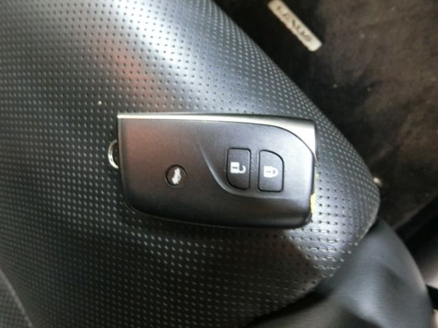 TOYOTA LEXUS LS600H 2012 Image 31