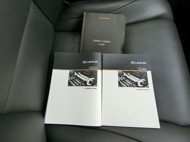 TOYOTA LEXUS LS600H 2012 Image 31