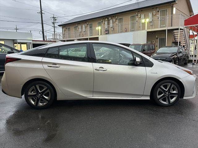 TOYOTA PRIUS 2019 Image 31