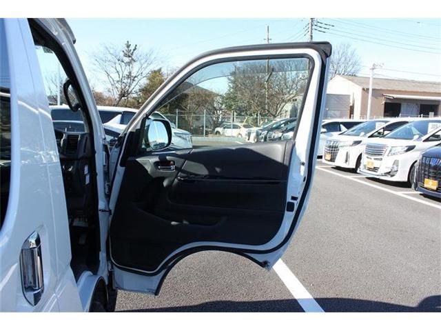 TOYOTA HIACE VAN 2WD 2020 Image 31