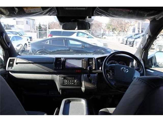 TOYOTA HIACE VAN 2WD 2020 Image 31