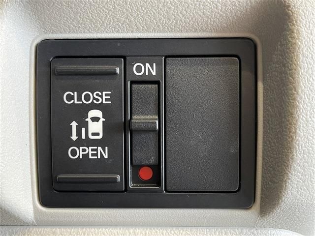 HONDA N BOX 2024 Image 31