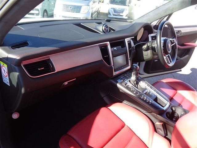 PORSCHE MACAN 2015 Image 31