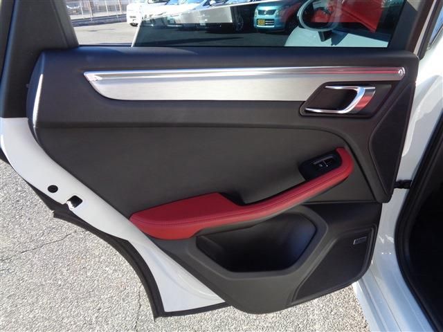 PORSCHE MACAN 2015 Image 31