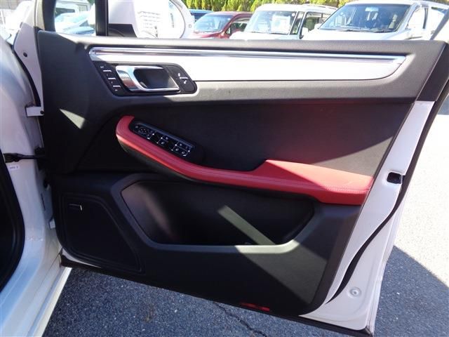 PORSCHE MACAN 2015 Image 31