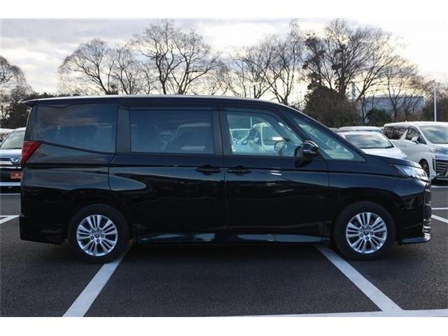 TOYOTA NOAH HYBRID 2022 Image 31