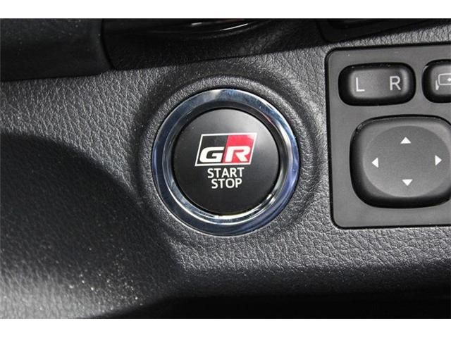 TOYOTA VITZ 2018 Image 31