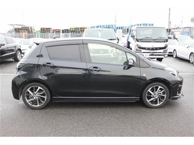 TOYOTA VITZ 2018 Image 31