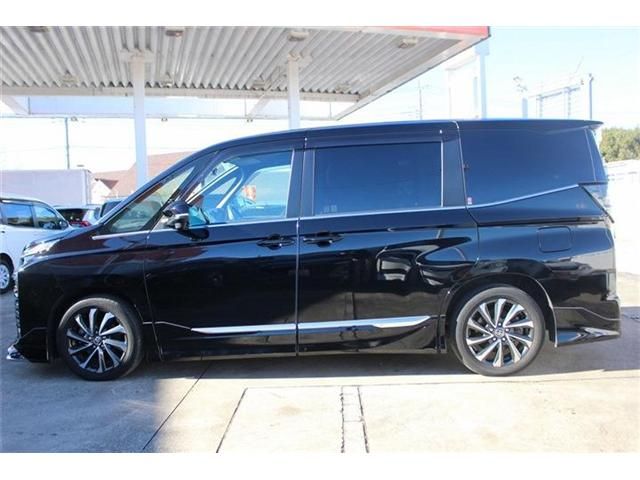 TOYOTA VOXY HYBRID 2023 Image 31