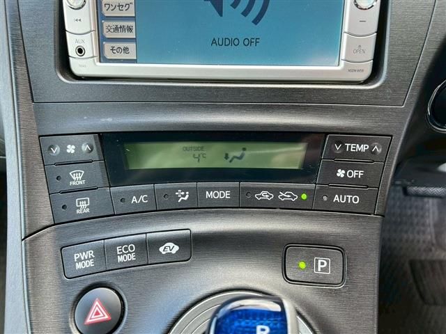 TOYOTA PRIUS 2010 Image 31