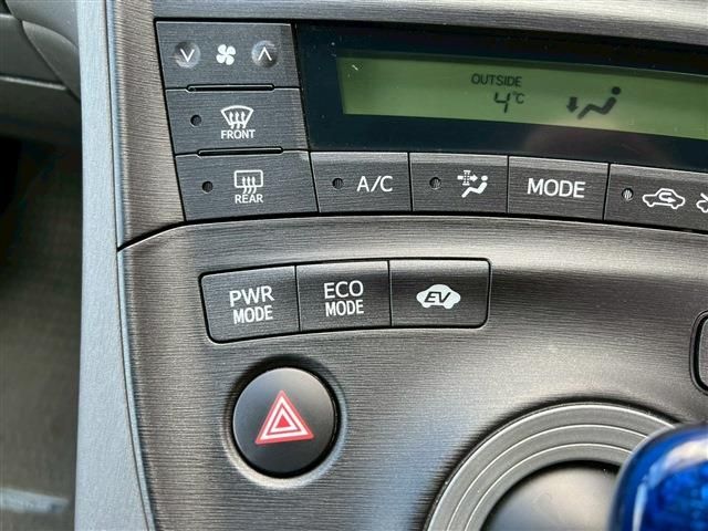 TOYOTA PRIUS 2010 Image 31