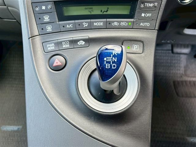 TOYOTA PRIUS 2010 Image 31