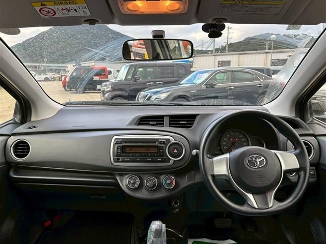 TOYOTA VITZ 2014 Image 31