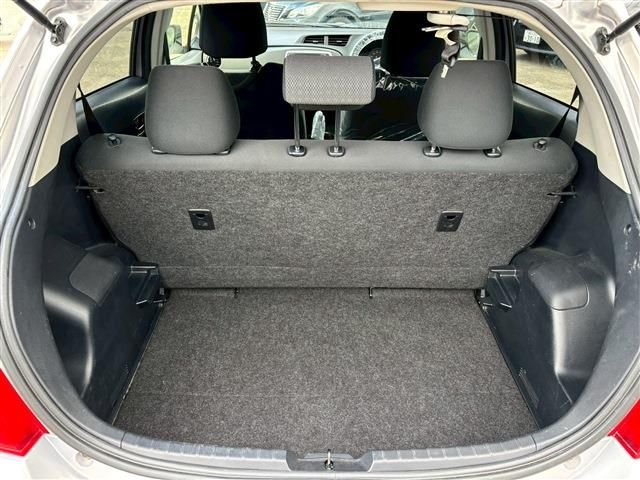 TOYOTA VITZ 2014 Image 31