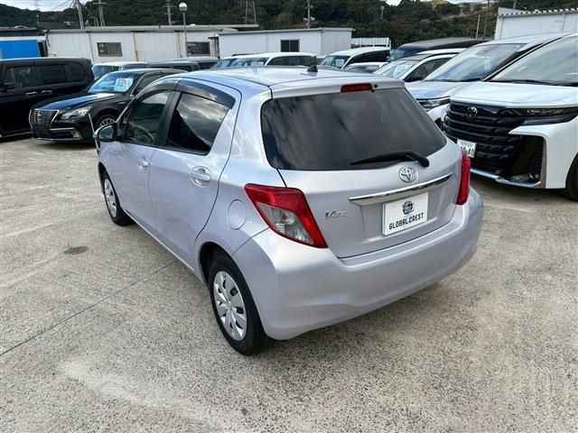TOYOTA VITZ 2014 Image 31