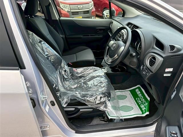 TOYOTA VITZ 2014 Image 31